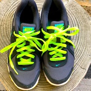 Nike Shoes - Women’s size 6.5